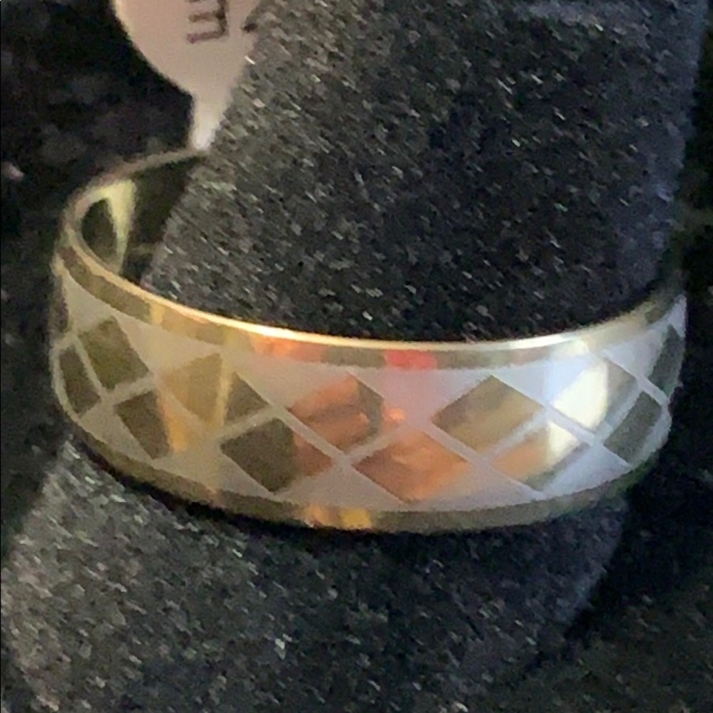 Sale!! Two tone ring size 11 NWT.